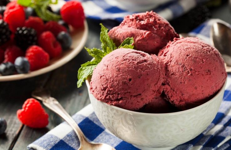 Gesundes Sorbet aus Beeren