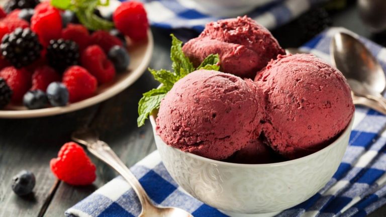 Gesundes Sorbet aus Beeren