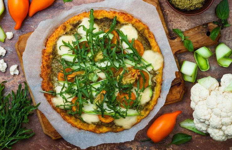 Low Carb Pizza aus Blumenkohl