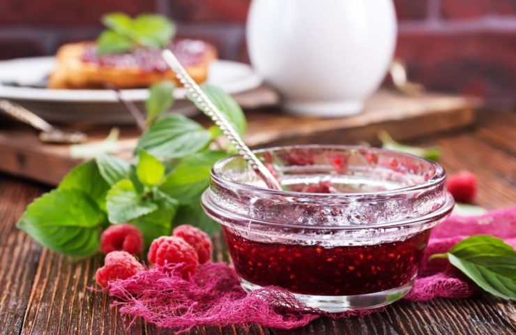 Marmelade ohne Zucker mit Himbeeren