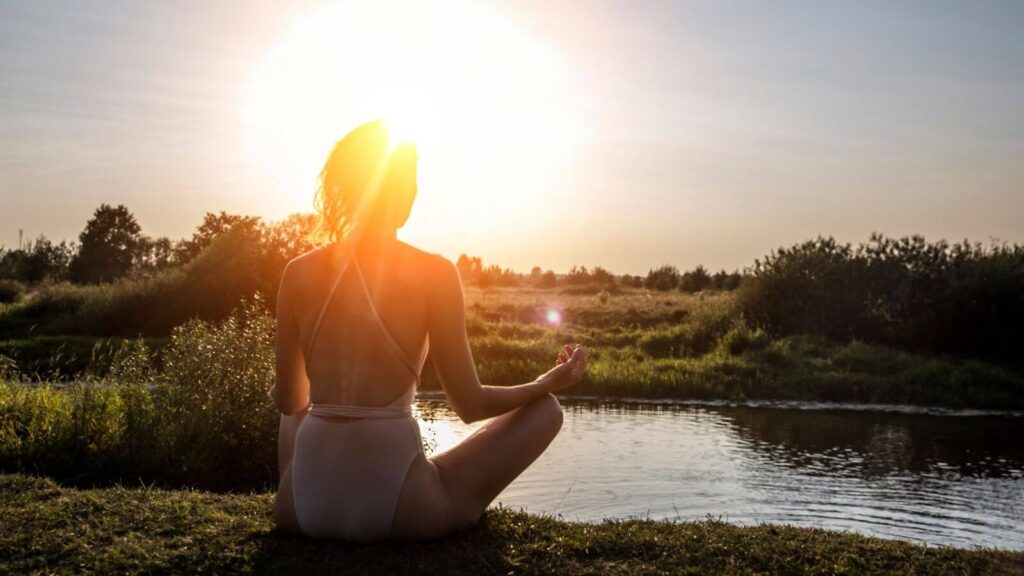 Melatonin erhöhen durch Meditation