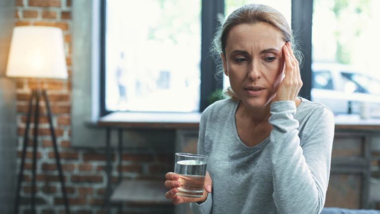 Frau in ihren Wechseljahren
