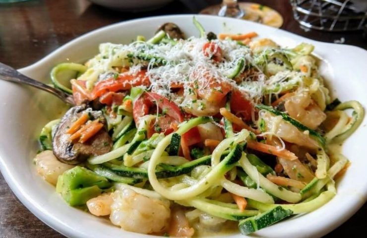 Zoodles mit Garnelen