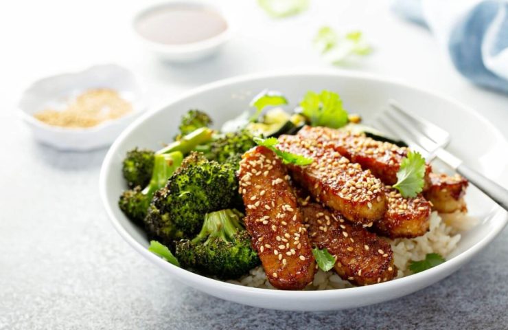 Tempeh mit Gemüse Low Carb vegetarisch